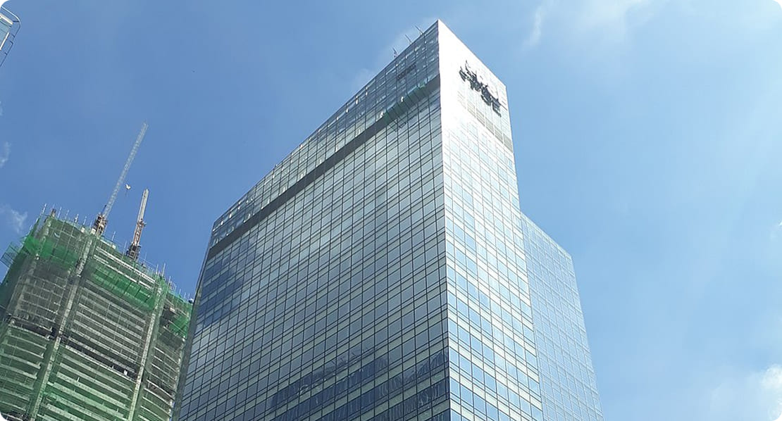 Retail DX overview: challenges, benefits, and case studies